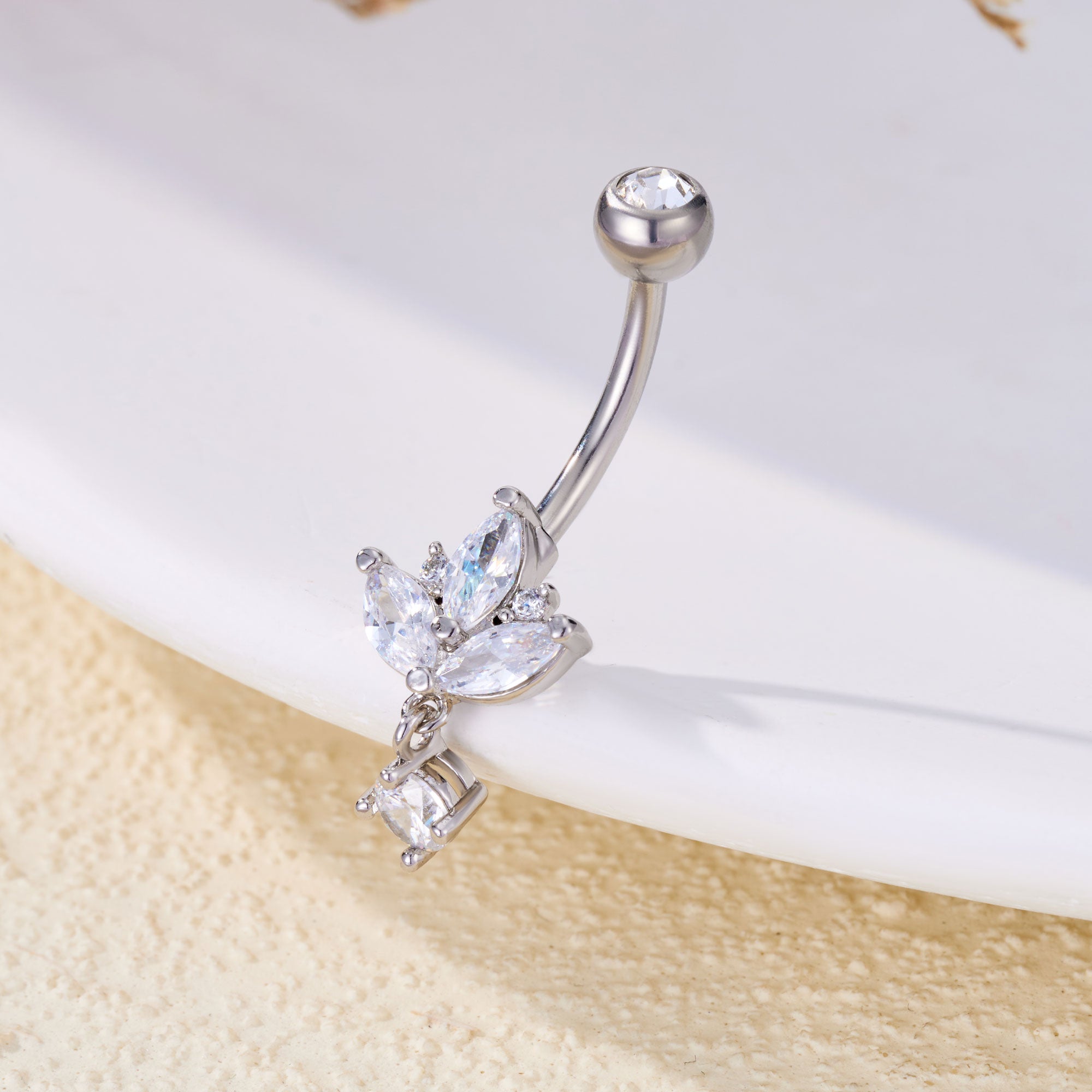 Anneau de nombril simple rond avec oxyde de zirconium transparent 14G