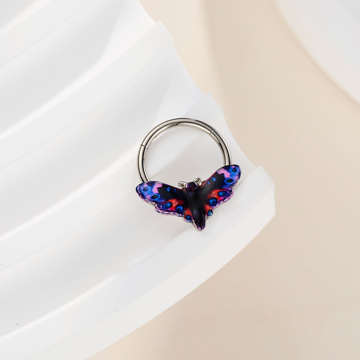 Gradient Moth Segment Septum Ring