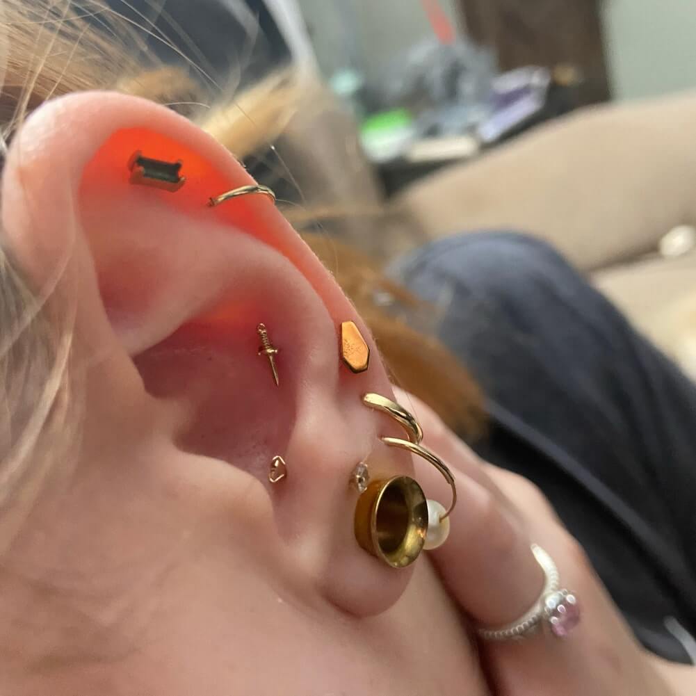 dagger labret conch stud