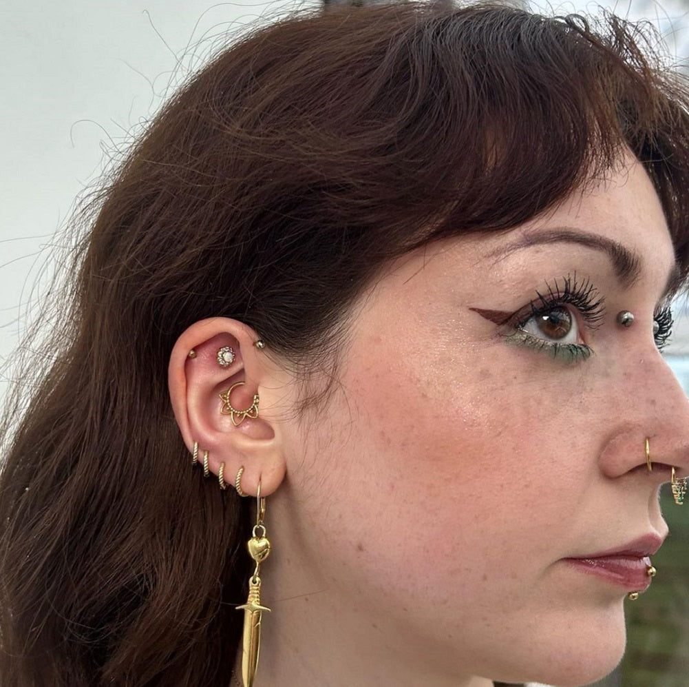 Synthetic Opal Internally Threaded Titanium Labret Stud
