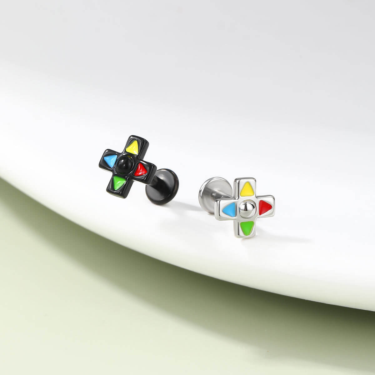 Oufer X Roly Arrow Keys Internally Threaded Cartilage Stud