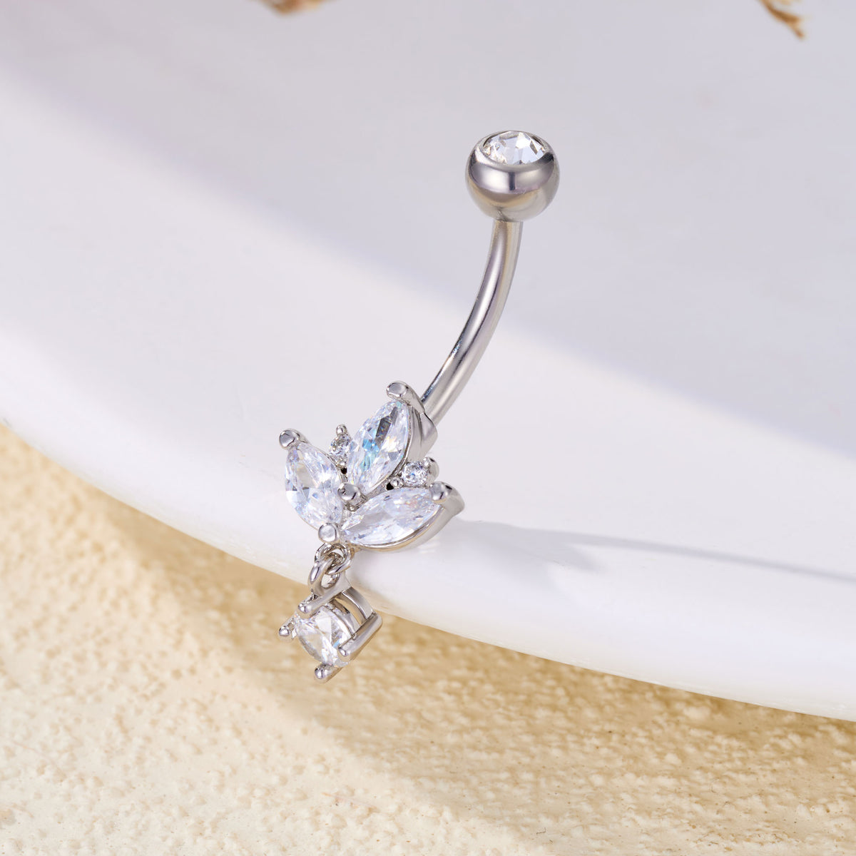 Anneau de nombril simple rond avec oxyde de zirconium transparent 14G