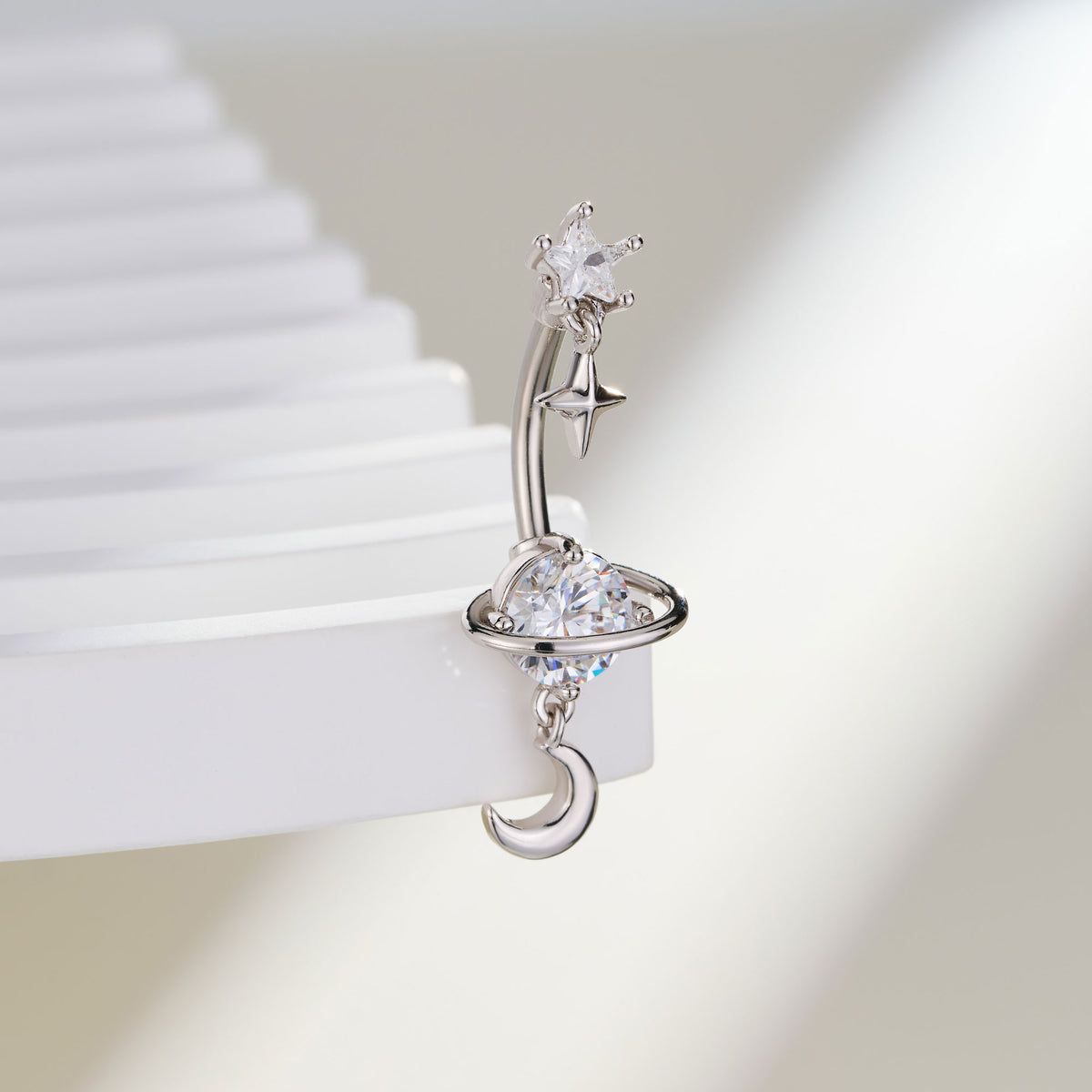 Anneau de nombril simple rond avec oxyde de zirconium transparent 14G